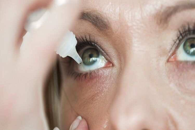 ยาหยอดตาเรียกคืนในสหรัฐอเมริกาหลังตาบอดและได้รับบาดเจ็บ